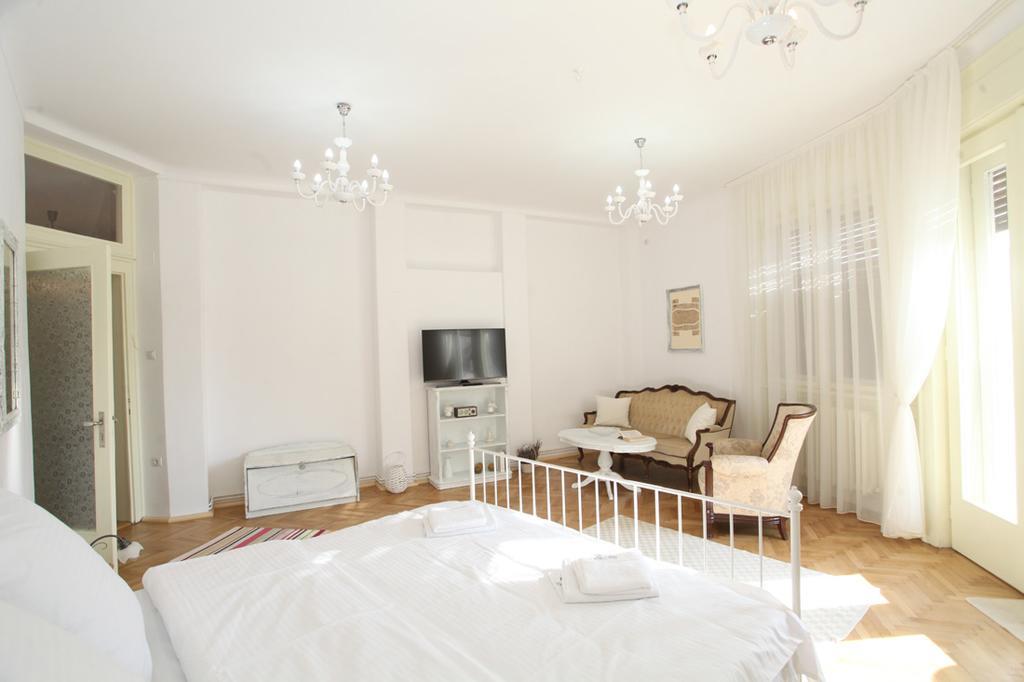 White Opera By Nux Apartment Клуж-Напока Екстериор снимка