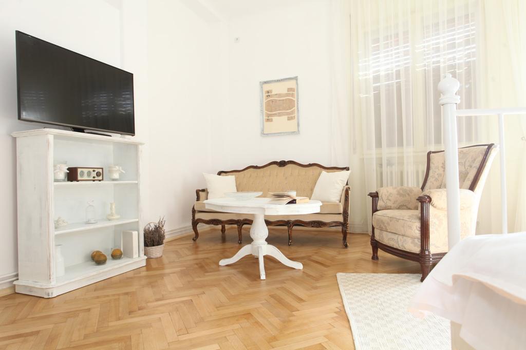 White Opera By Nux Apartment Клуж-Напока Екстериор снимка