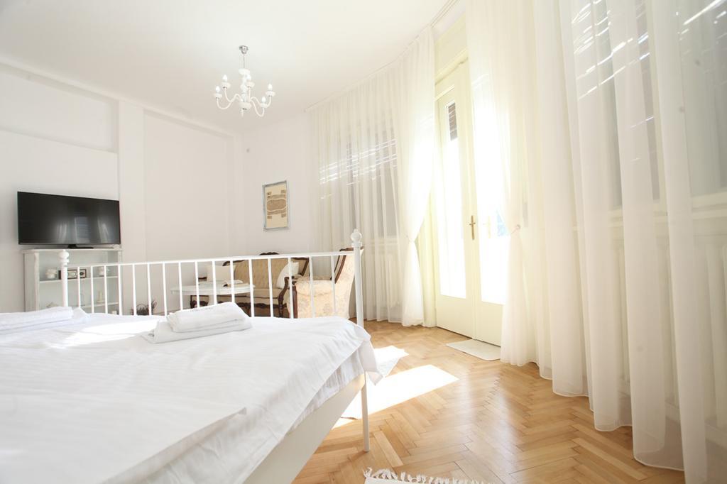 White Opera By Nux Apartment Клуж-Напока Екстериор снимка
